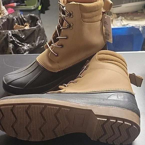 Goodfellow size 11 water repellant work boot men's - Picture 2 of 4